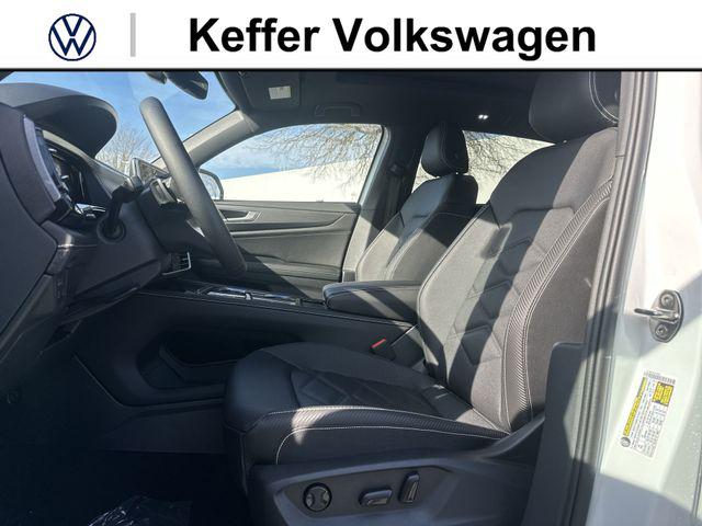 2026 Volkswagen Atlas Cross Sport SE with Technology