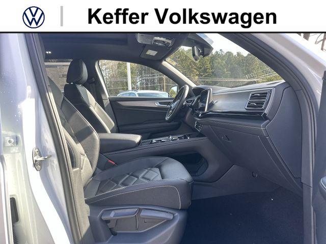 2026 Volkswagen Atlas Cross Sport SE with Technology