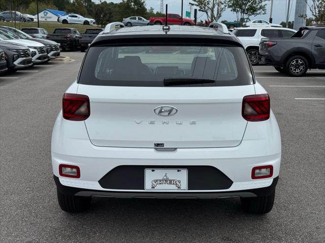 2026 Hyundai Venue SEL w/Two-Tone Roof