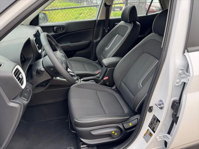 2026 Hyundai Venue SEL w/Two-Tone Roof