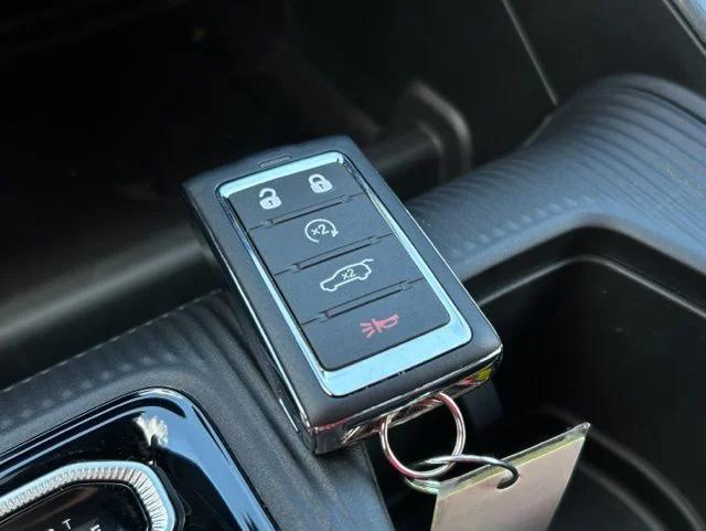2026 Jeep Cherokee Overland 4x4