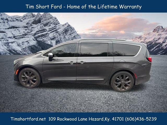 2018 Chrysler Pacifica Limited for sale in Hazard, KY