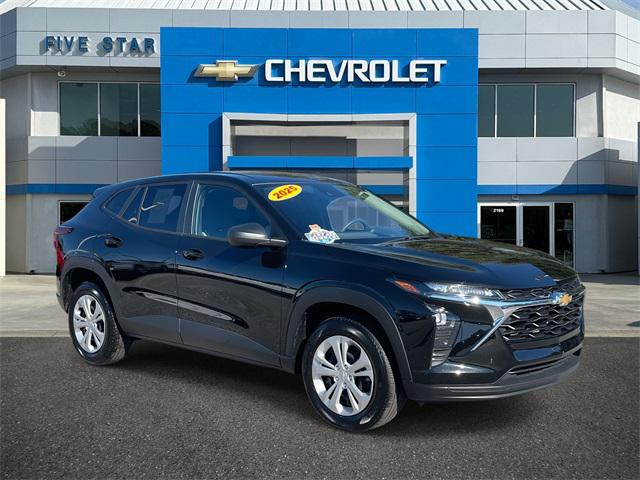 2025 Chevrolet Trax FWD LS