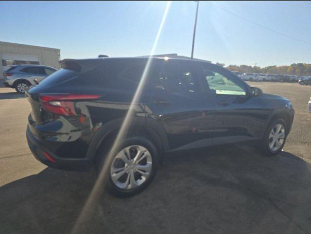 2025 Chevrolet Trax FWD LS