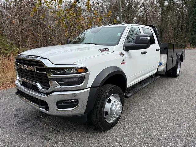 2026 RAM Ram 5500 Chassis Cab RAM 5500 TRADESMAN CHASSIS CREW CAB 4X4 84 CA