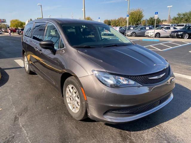 2023 Chrysler Voyager LX