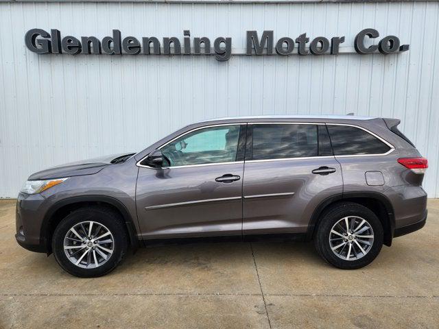 2019 Toyota Highlander SE 2019 Toyota Highlander SE