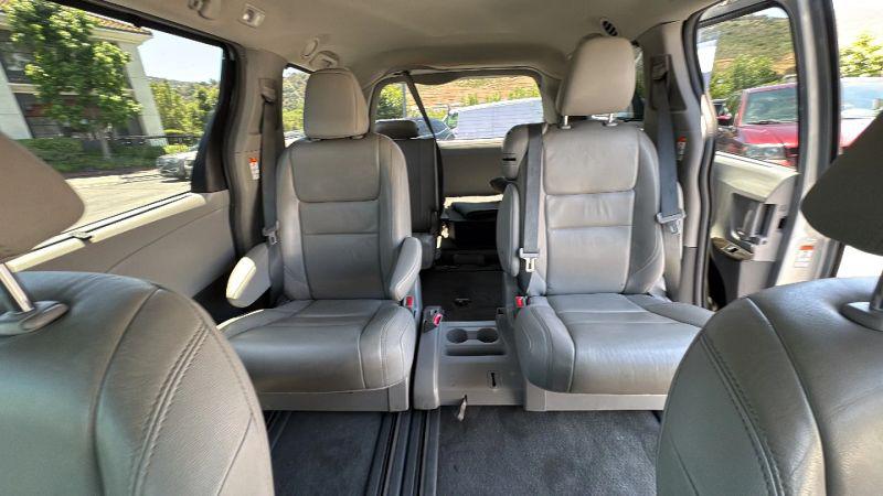2016 Toyota Sienna XLE 8 Passenger