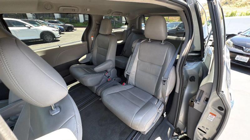 2016 Toyota Sienna XLE 8 Passenger