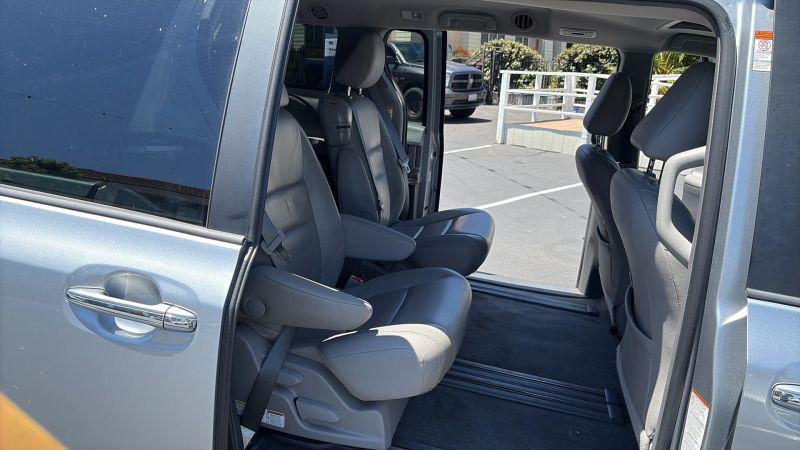2016 Toyota Sienna XLE 8 Passenger