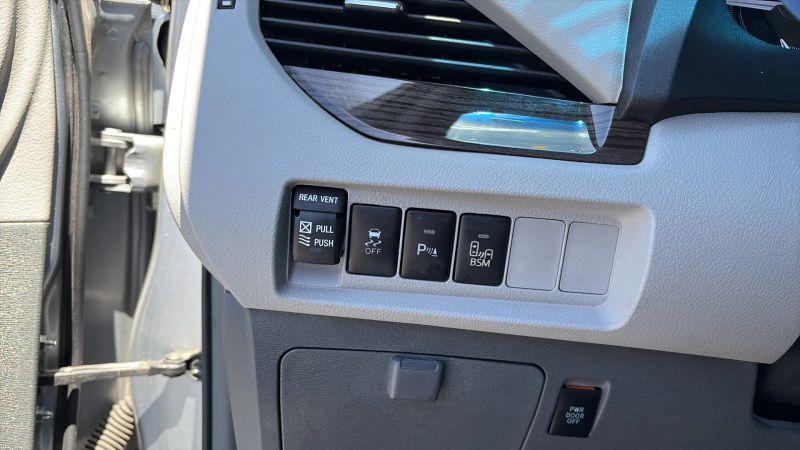 2016 Toyota Sienna XLE 8 Passenger