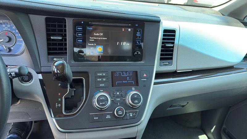 2016 Toyota Sienna XLE 8 Passenger