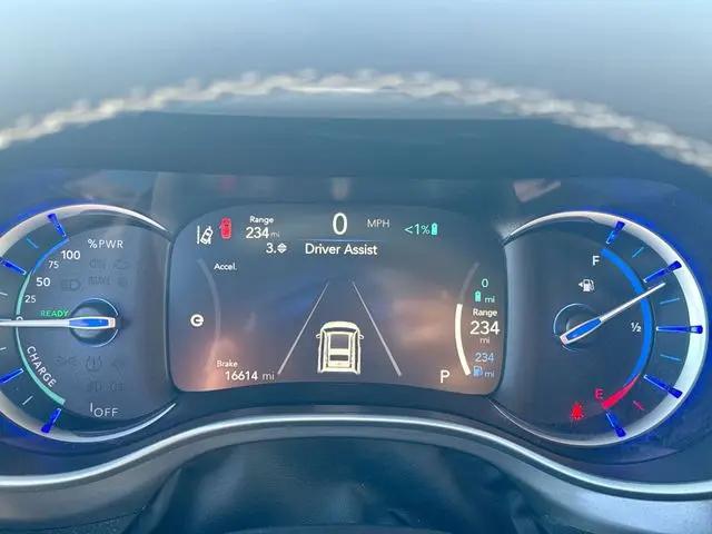 2025 Chrysler Pacifica Hybrid Select