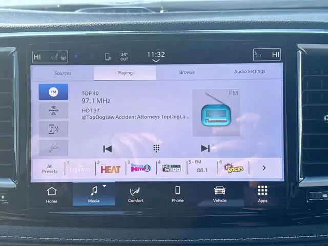 2025 Chrysler Pacifica Hybrid Select