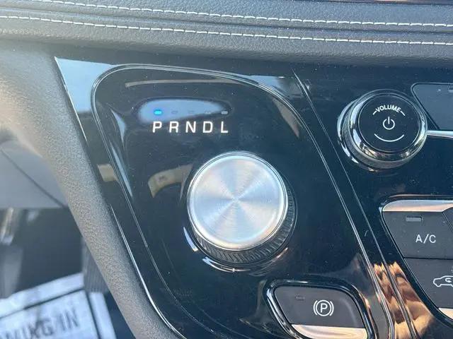 2025 Chrysler Pacifica Hybrid Select