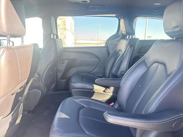 2025 Chrysler Pacifica Hybrid Select