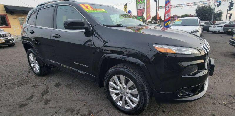 2017 Jeep Cherokee Overland 4x4 for sale in Oakdale, CA