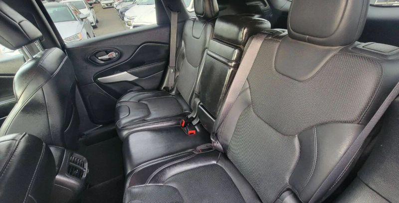 2017 Jeep Cherokee Overland 4x4
