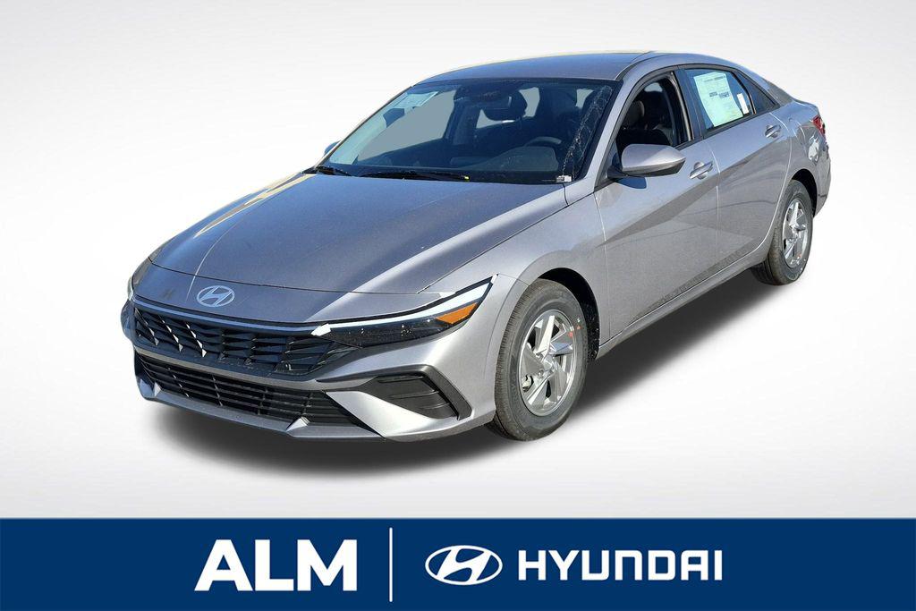 2026 Hyundai Elantra SE's photo