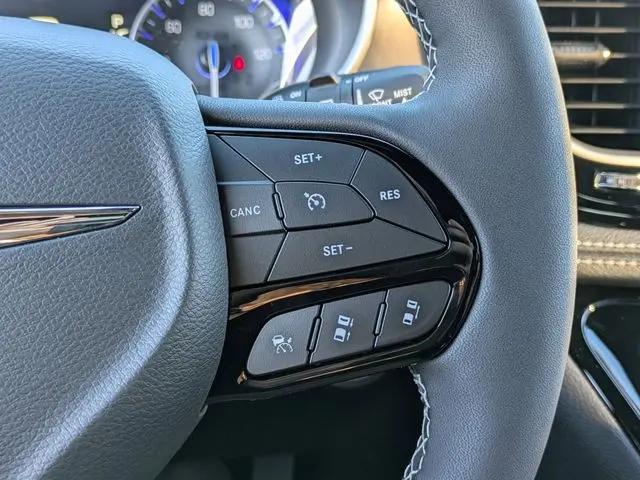 2026 Chrysler Pacifica Select AWD