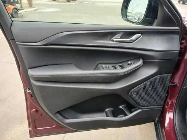 2025 Jeep Grand Cherokee L Altitude 4x4