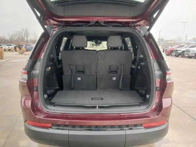 2025 Jeep Grand Cherokee L Altitude 4x4