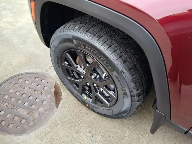 2025 Jeep Grand Cherokee L Altitude 4x4