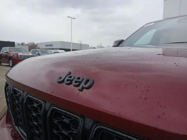 2025 Jeep Grand Cherokee L Altitude 4x4