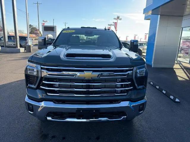 2026 Chevrolet Silverado 3500HD Crew Cab, Long Bed, LTZ Dual Rear Wheel, RWD