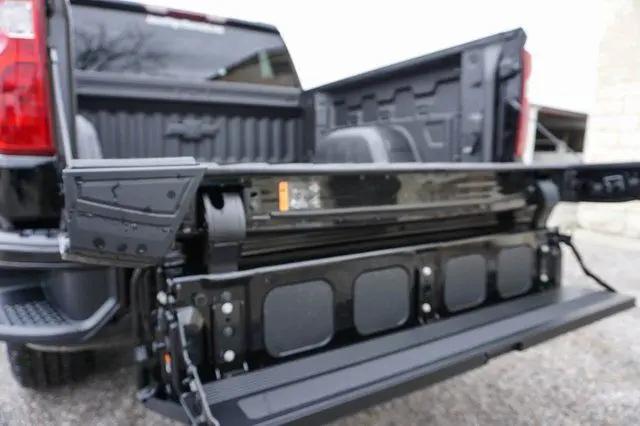 2026 Chevrolet Silverado 1500 4WD Crew Cab Short Bed Custom Trail Boss