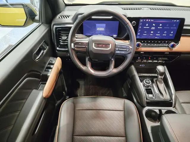 2024 GMC Canyon 4WD AT4