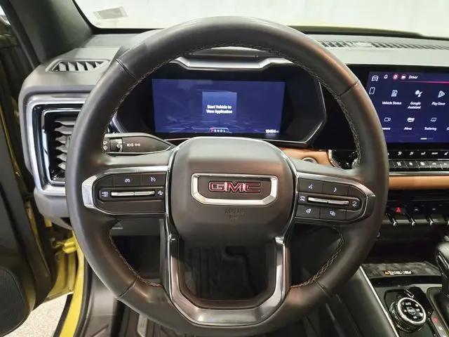 2024 GMC Canyon 4WD AT4