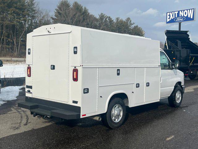 2026 Ford E-350 Cutaway Base