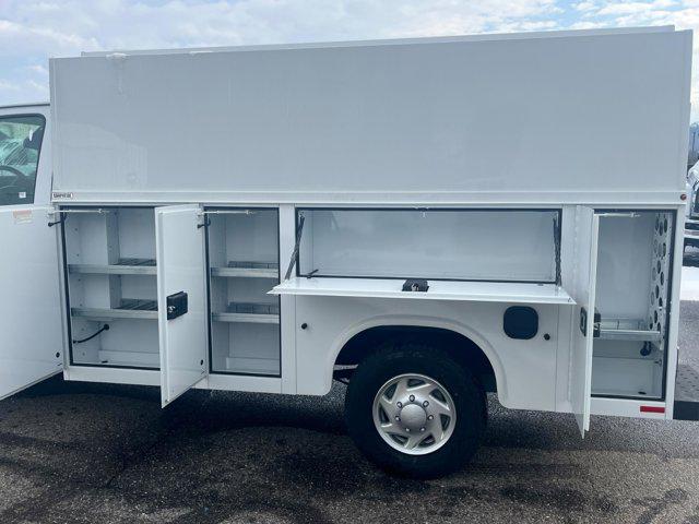 2026 Ford E-350 Cutaway Base