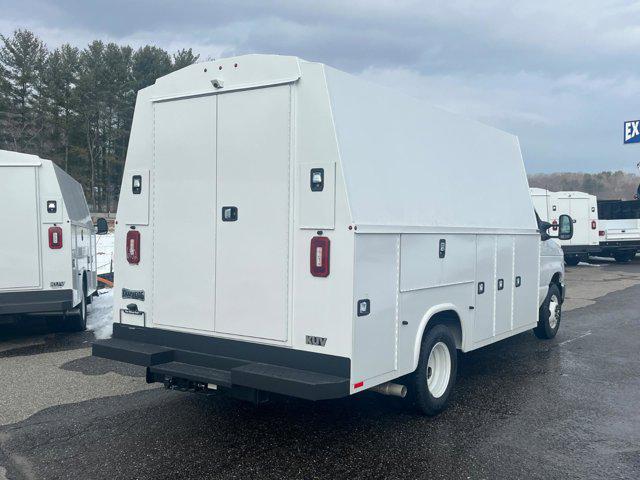 2026 Ford E-350 Cutaway Base