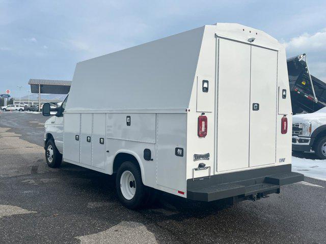 2026 Ford E-350 Cutaway Base