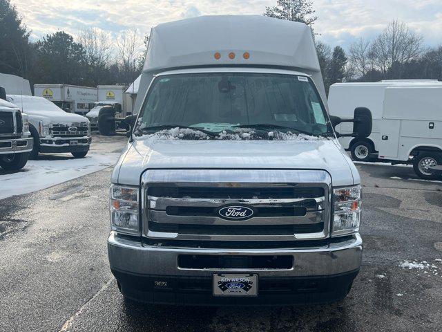 2026 Ford E-350 Cutaway Base