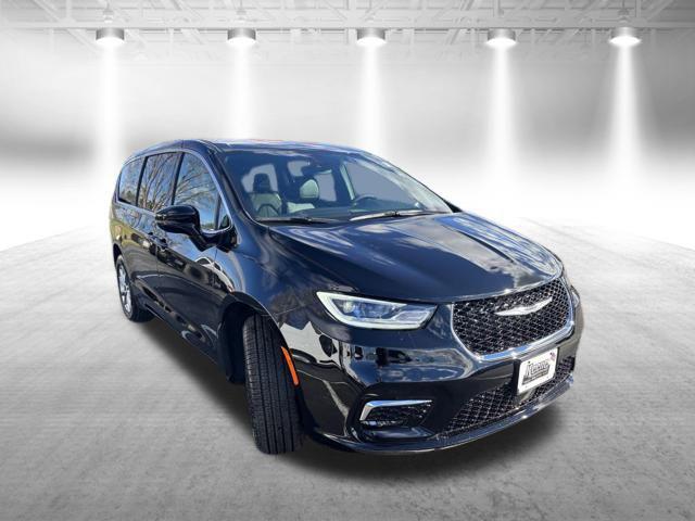 2026 Chrysler Pacifica Select AWD