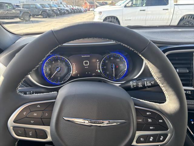 2026 Chrysler Pacifica Select AWD
