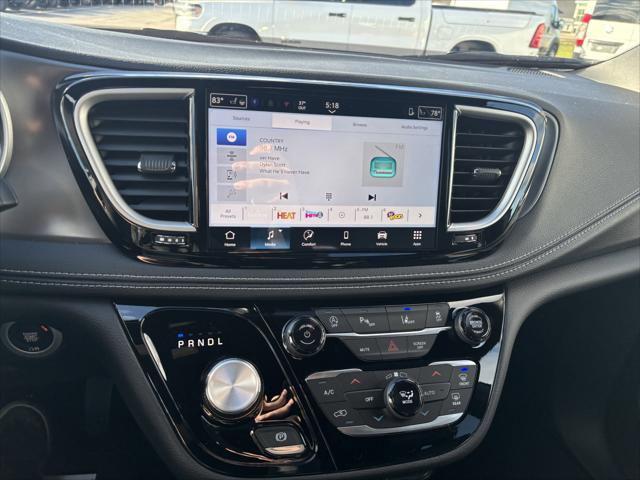2026 Chrysler Pacifica Select AWD