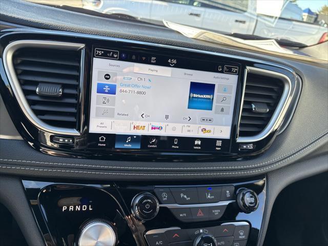2026 Chrysler Pacifica Select AWD