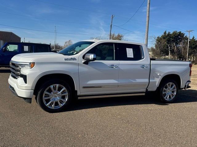 2022 Chevrolet Silverado 1500 4WD Crew Cab Short Bed High Country