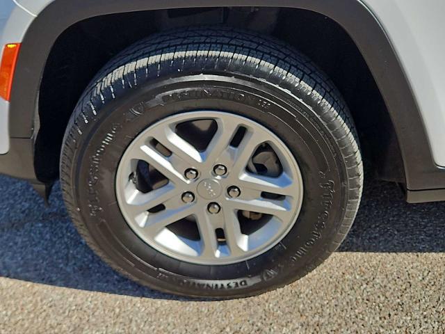 2023 Jeep Grand Cherokee Laredo 4x4