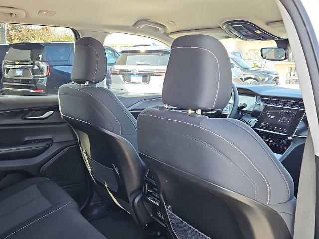2023 Jeep Grand Cherokee Laredo 4x4