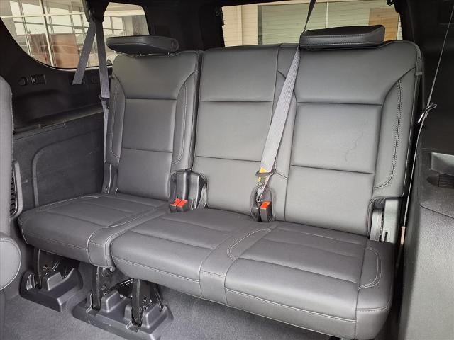 2022 Chevrolet Suburban 2WD LT