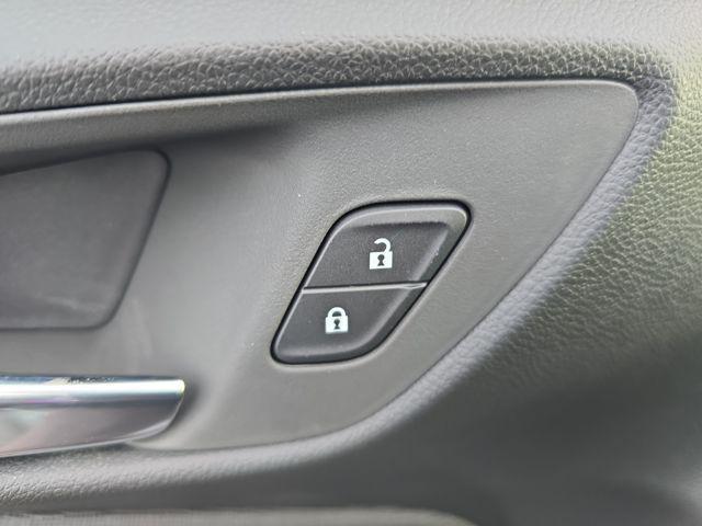 2026 Buick NV Preferred FWD