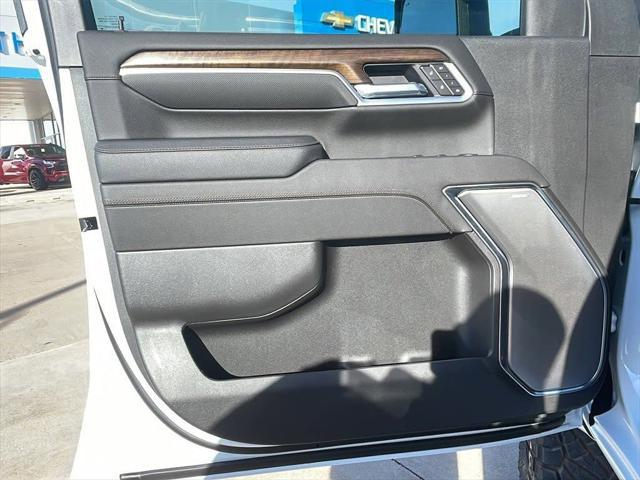 2026 Chevrolet Silverado 3500HD Crew Cab, Long Bed, High Country Dual Rear Wheel, RWD