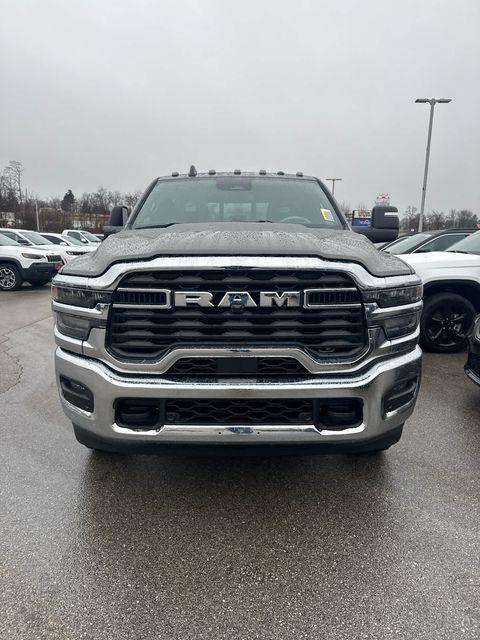 2026 RAM 3500 Chassis RAM 3500 BIG HORN CREW CAB CHASSIS 4X4 60 CA
