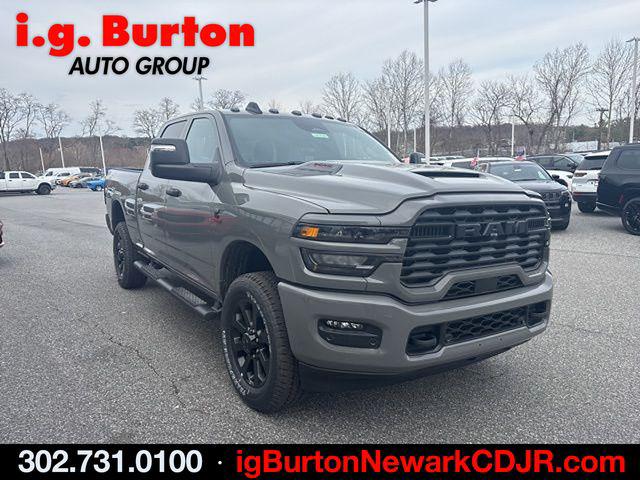 2026 RAM Ram 2500 RAM 2500 BLACK EXPRESS CREW CAB 4X4 64 BOX