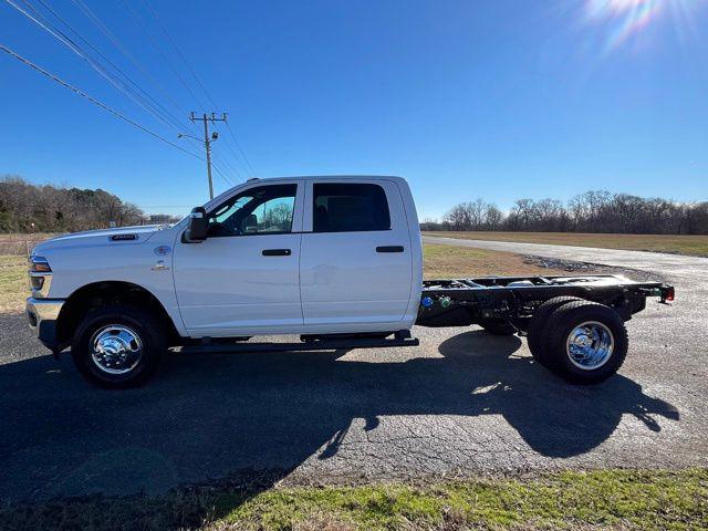2026 RAM Ram 3500 Chassis Cab RAM 3500 TRADESMAN CREW CAB CHASSIS 4X4 60 CA